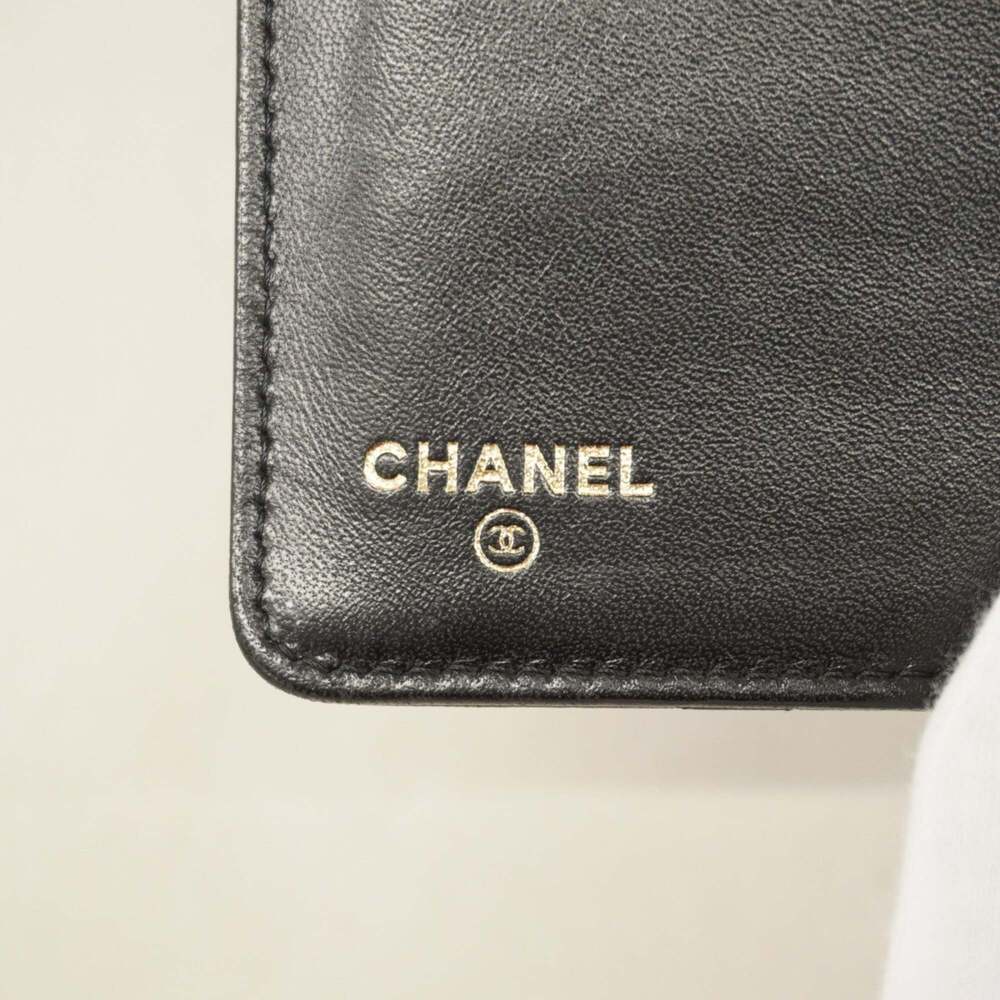 CHANEL Black Lambskin Leather Wallet - Picture 4 of 14